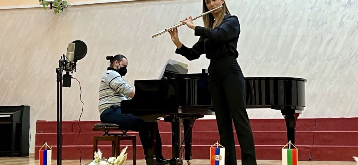 Sara Nikolic flauta